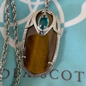 Kendra Scott Roxanne necklace